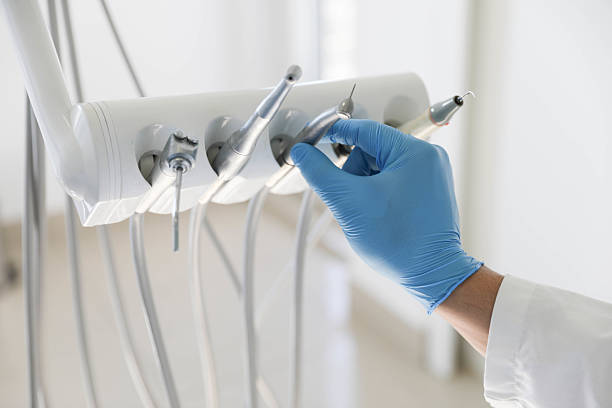 Professional Teeth Cleaning And Checkup technician working in Runaway Bay, TX